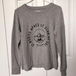 Size medium super soft sweater!